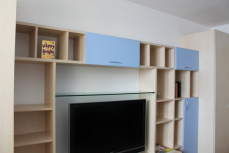 обзавеждане за детско-юношеска стая по индивидуален проект, мебелна композиция, включваща гардероби, скрин и библиотека, изработка от ламинирано ПДЧ, естествен фурнир, МДФ мат или гланц лак